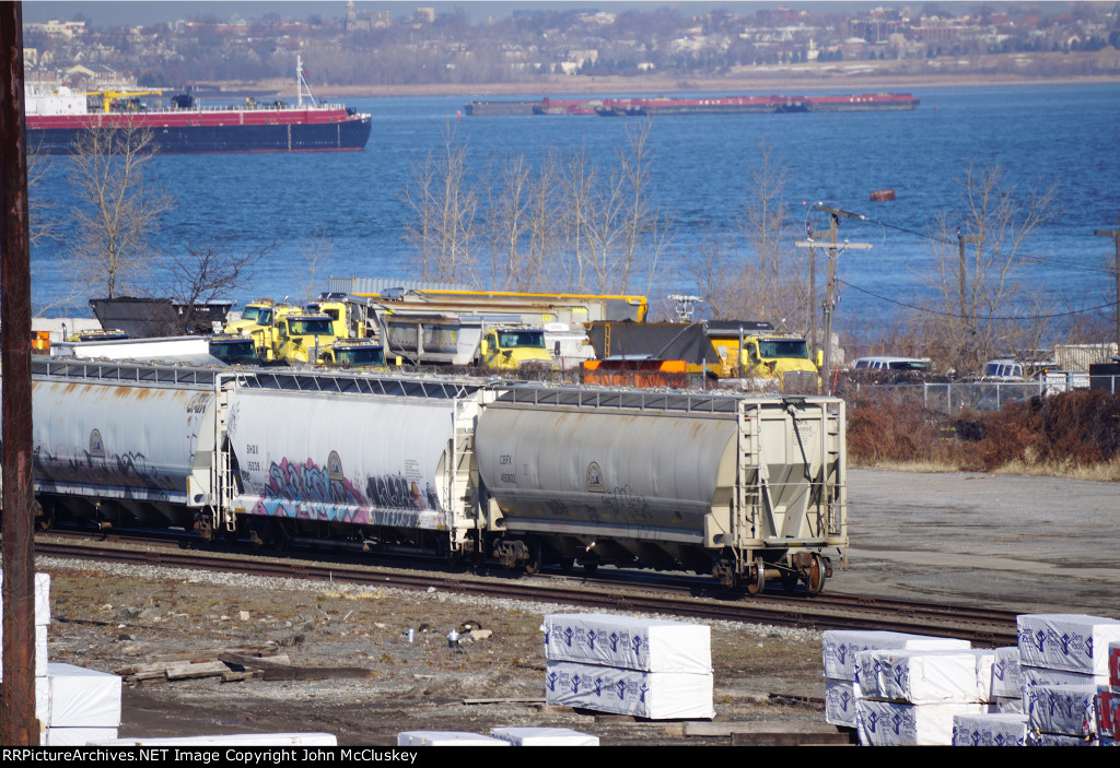 PD hoppers wait for trans loading